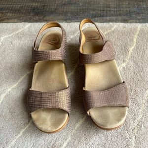 Dansko sandals size 39. Color lilac tan range w/subtle iridescent  pattern.